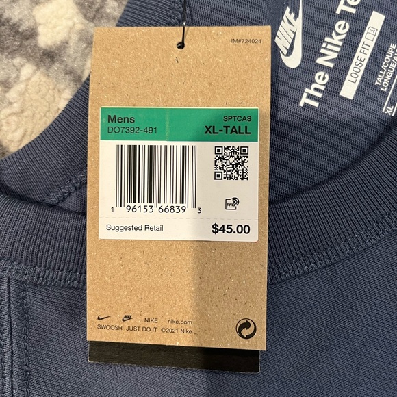 Nike Premium Essentials T-Shirt (XLT fits like a 2XLT) - Picture 3 of 9